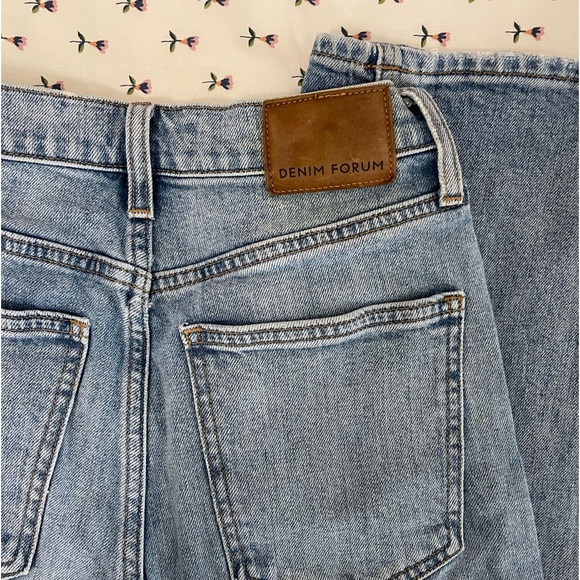 Aritzia Denim Forum The Twiggy High Rise Flare 28L - Picture 2 of 10